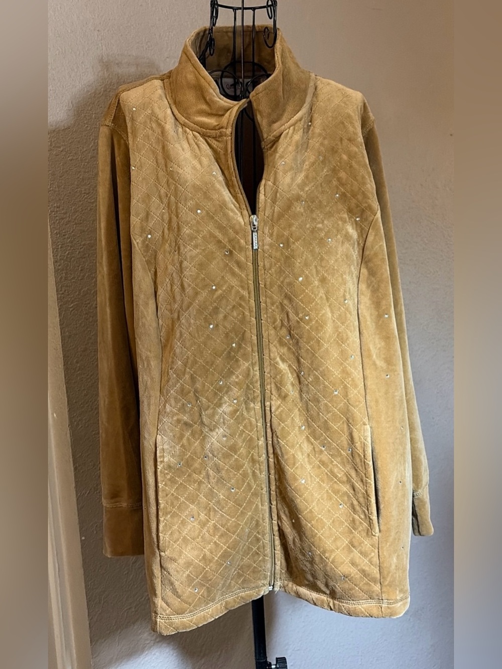 Quacker Factory Women’s 1X Short Gold Velour Jacket Rhinestone Diamond